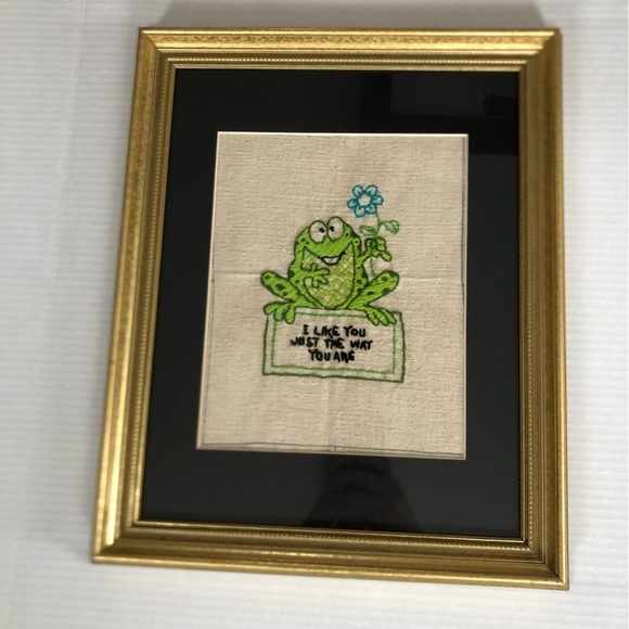 Vtg Frog Embroidery Art with Gold Frame - Picture 13 of 13